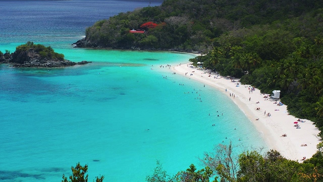 Trunk Bay Beach